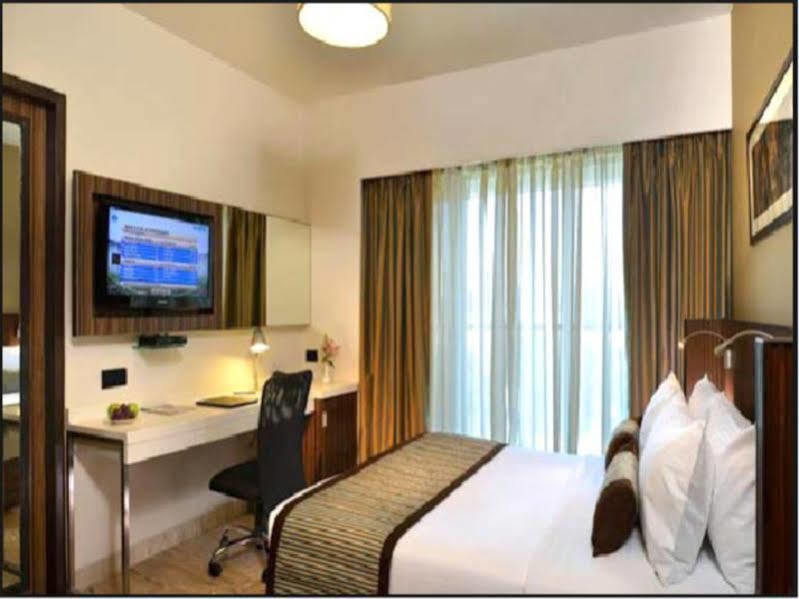 Residency Sarovar Portico Bombaj Zewnętrze zdjęcie