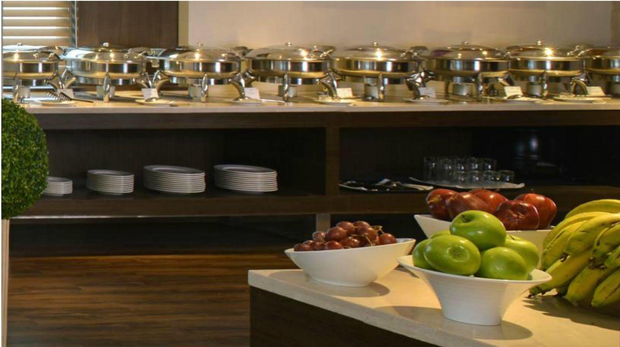 Residency Sarovar Portico Bombaj Zewnętrze zdjęcie