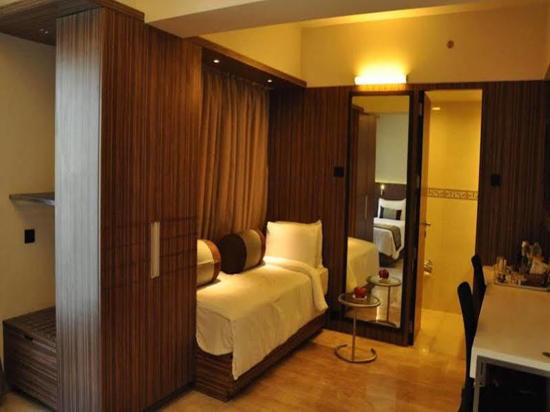 Residency Sarovar Portico Bombaj Zewnętrze zdjęcie
